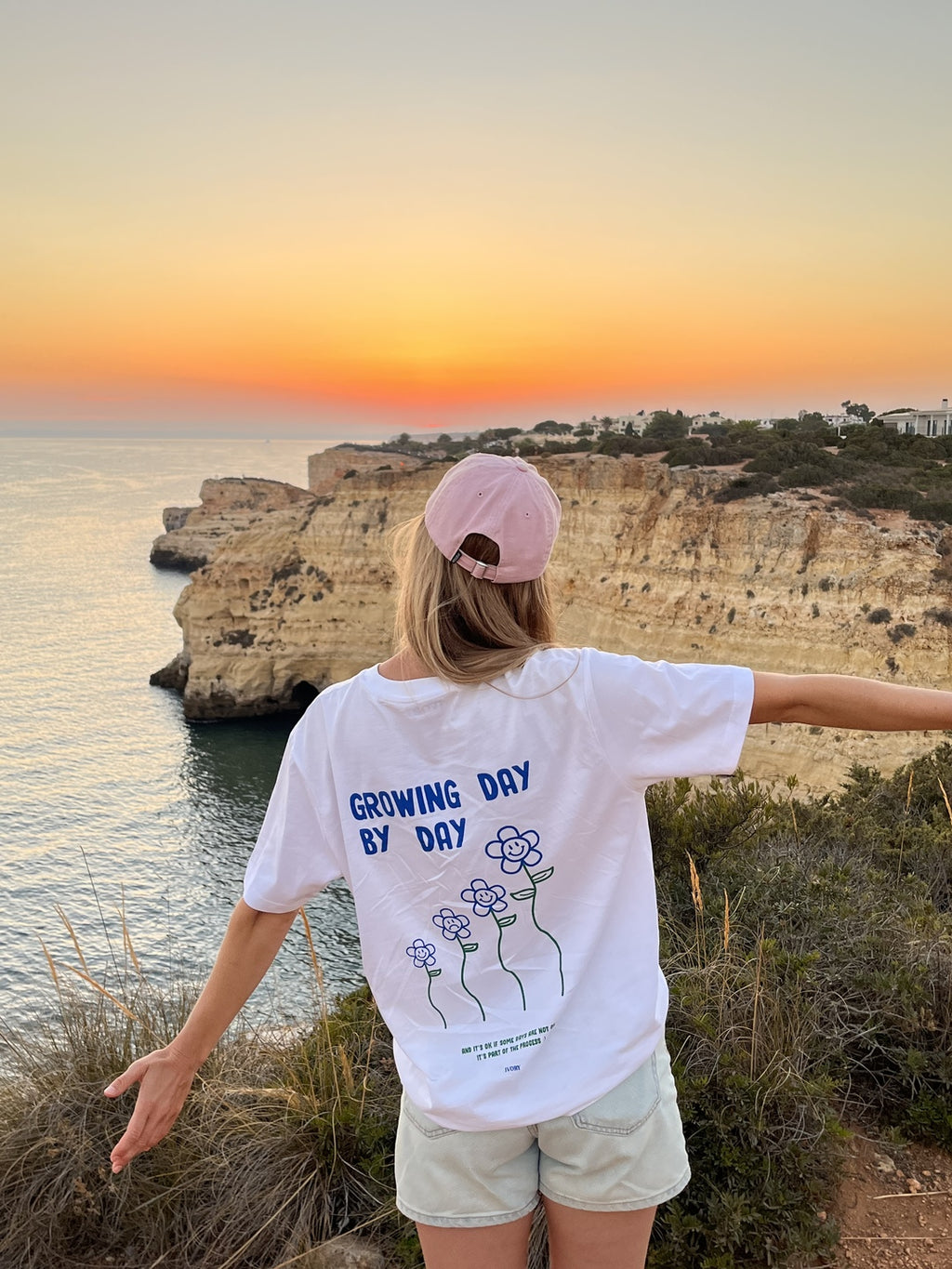 GROWING DAY BY DAY TEE RAW GREEN