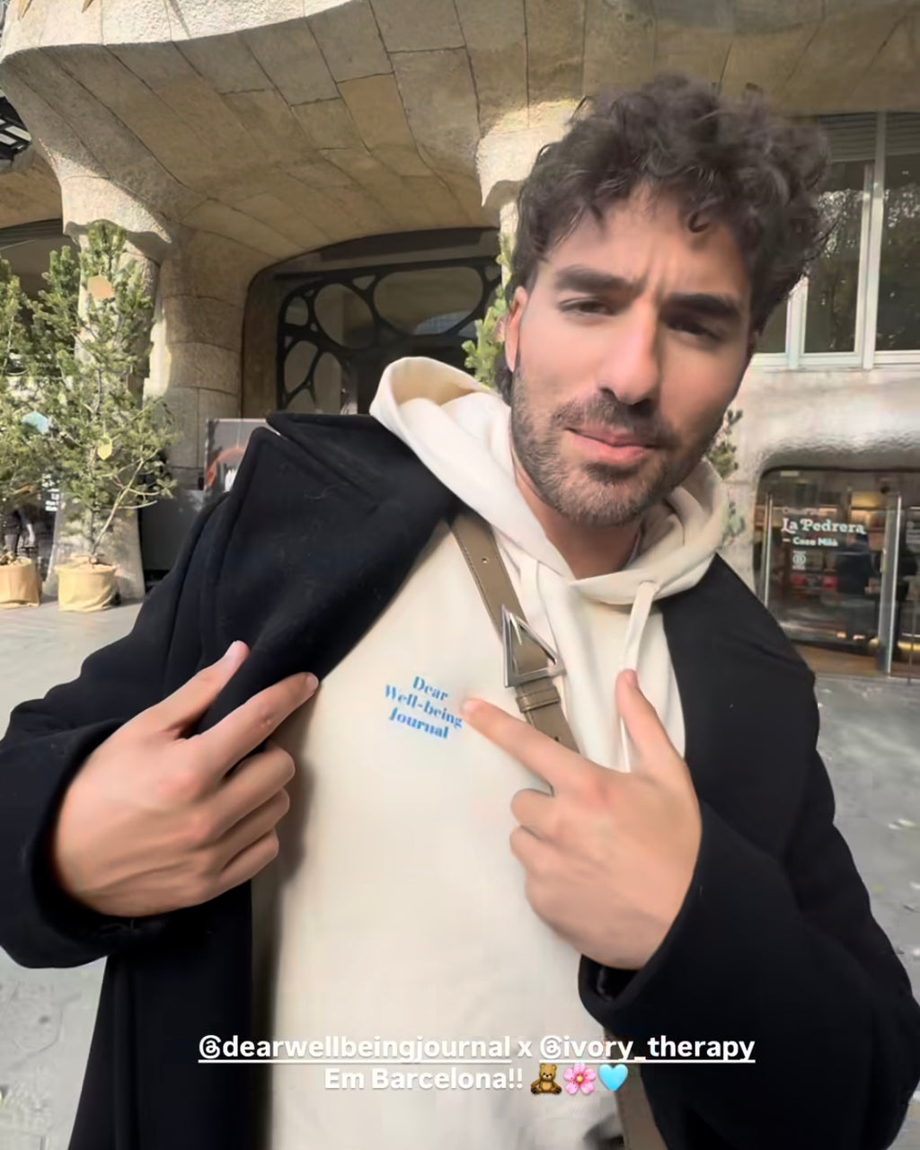 IVORY <3 DEAR BY LUISINHA HOODIE RAW