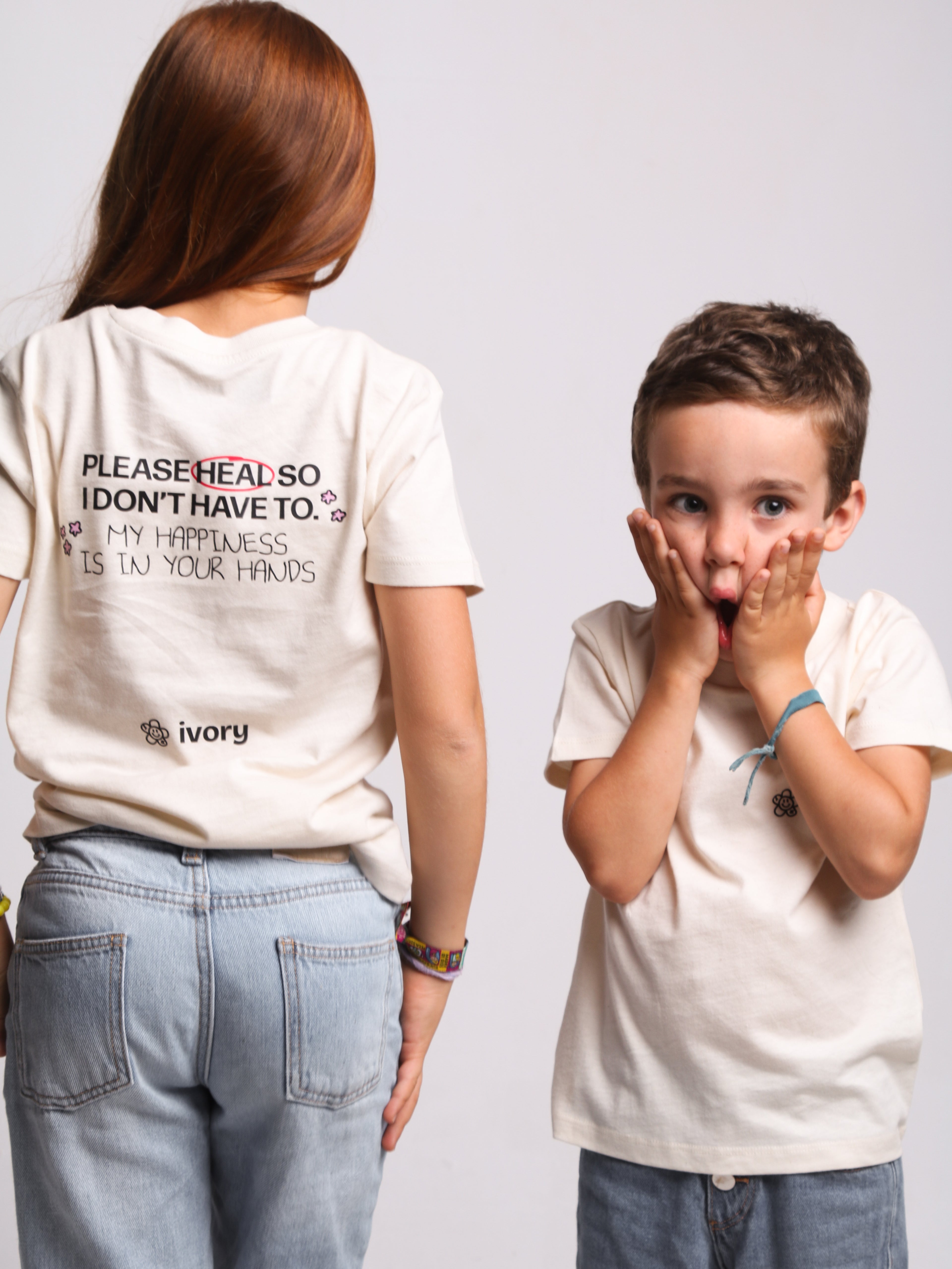 model: Female model is 1,30m / 4'3" wearing size 7-8
Male model is 1,15m / 3'9" wearing size 5-6