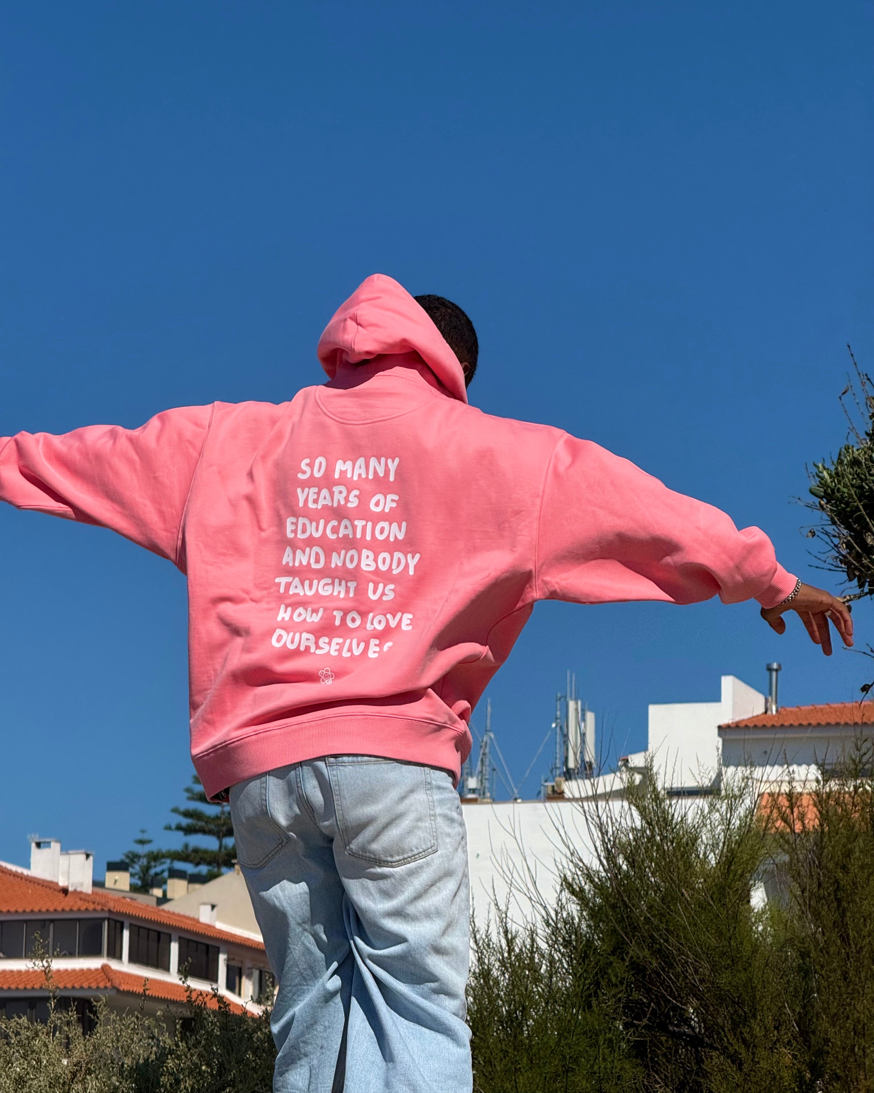 model: Model is 1,75m / 5'9" wearing size S