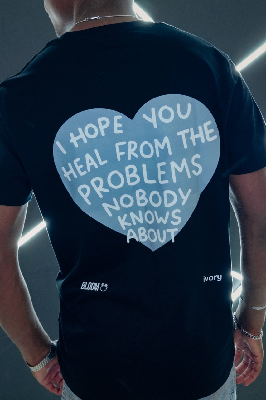 IVORY MEETS BLOOM TEE BLACK