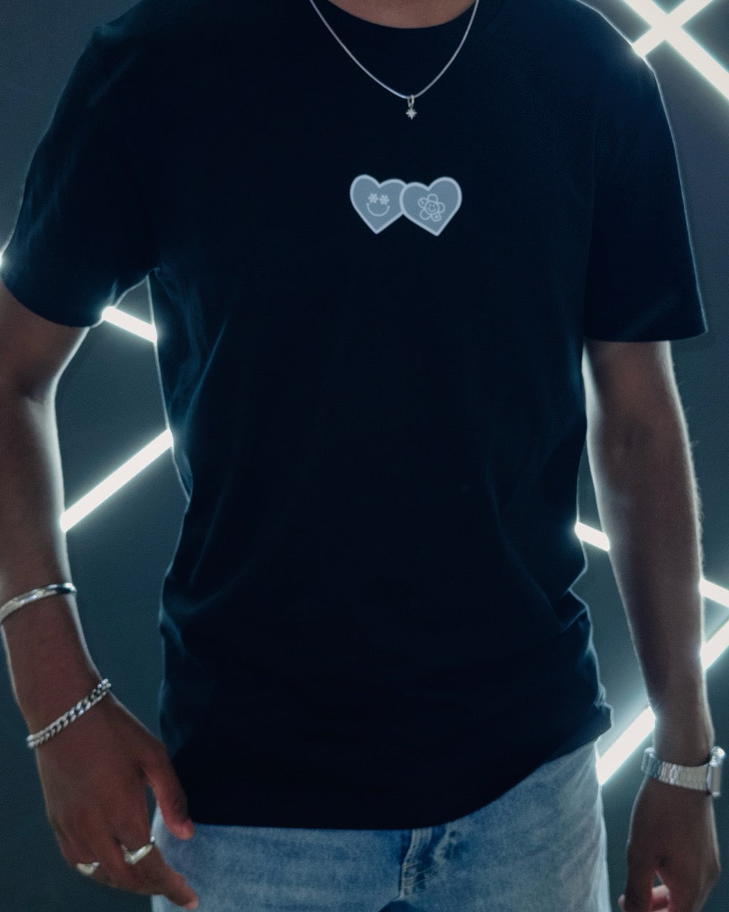 IVORY MEETS BLOOM TEE BLACK